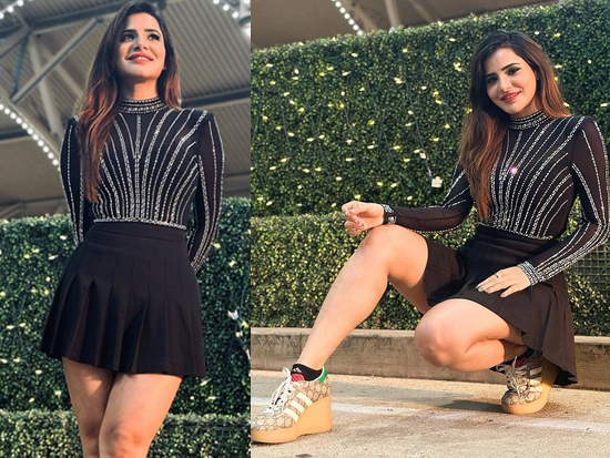 Trendy and Stylish Ashu Reddy In Black